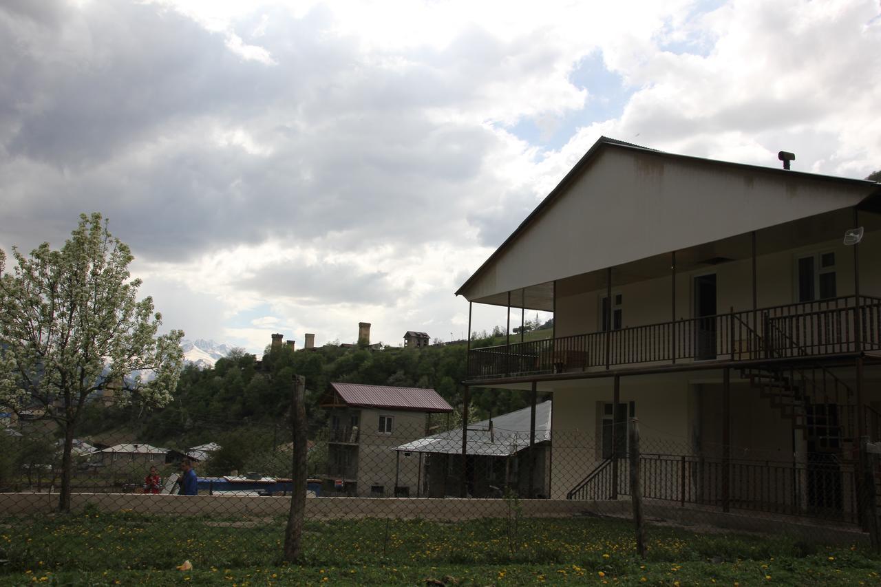 Guesthouse Qarim Mestia Luaran gambar