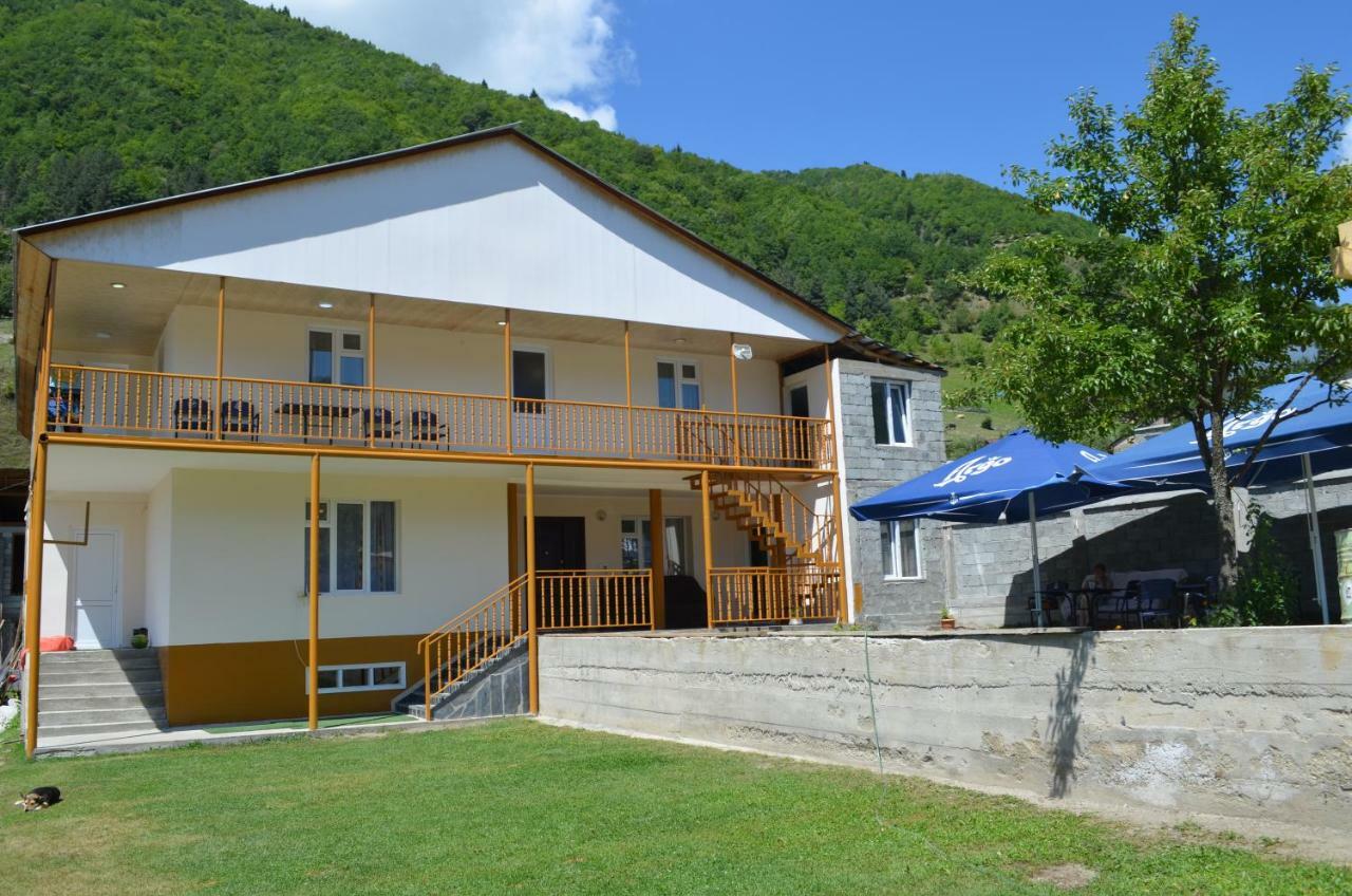 Guesthouse Qarim Mestia Luaran gambar